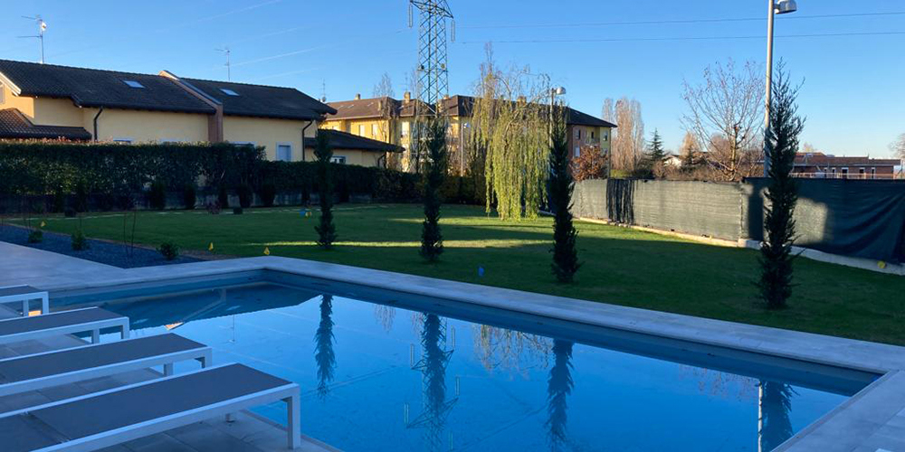 http://www.treelogy.it/wp-content/uploads/2023/04/piscina-1000x500-2.jpg